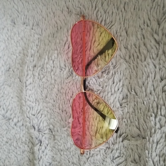 Heart Shaped Metal Frame Sunglasses - Picture 1 of 6